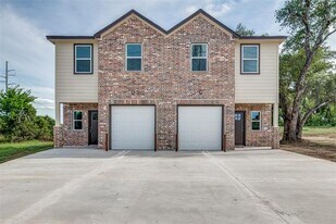 123 Dealva Ct in Weatherford, TX - Building Photo