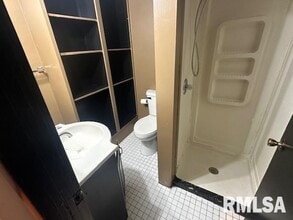 524 Caroline St in Pekin, IL - Building Photo - Building Photo