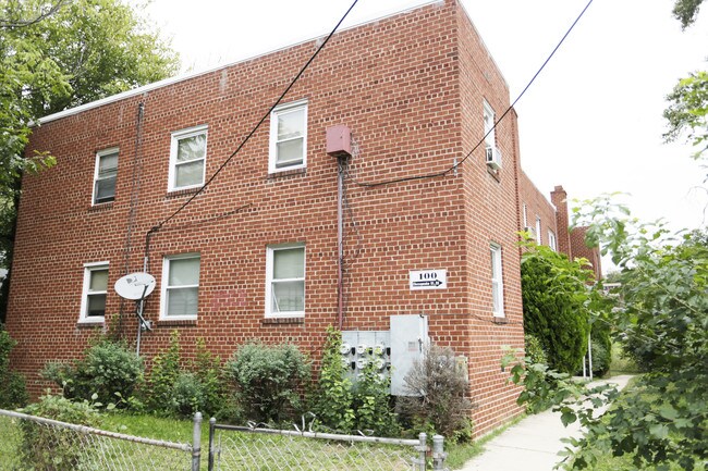 100 Chesapeake St SE in Washington, DC - Building Photo - Building Photo