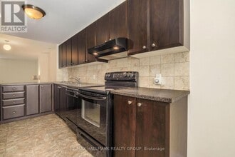 618 Chapman Mills Dr in Ottawa, ON - Building Photo - Building Photo