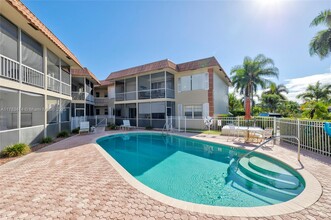 2201 SE 9th St in Pompano Beach, FL - Foto de edificio - Building Photo