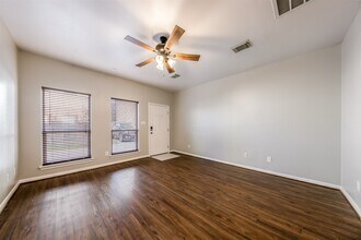 2218 Naomi St in Houston, TX - Building Photo - Building Photo