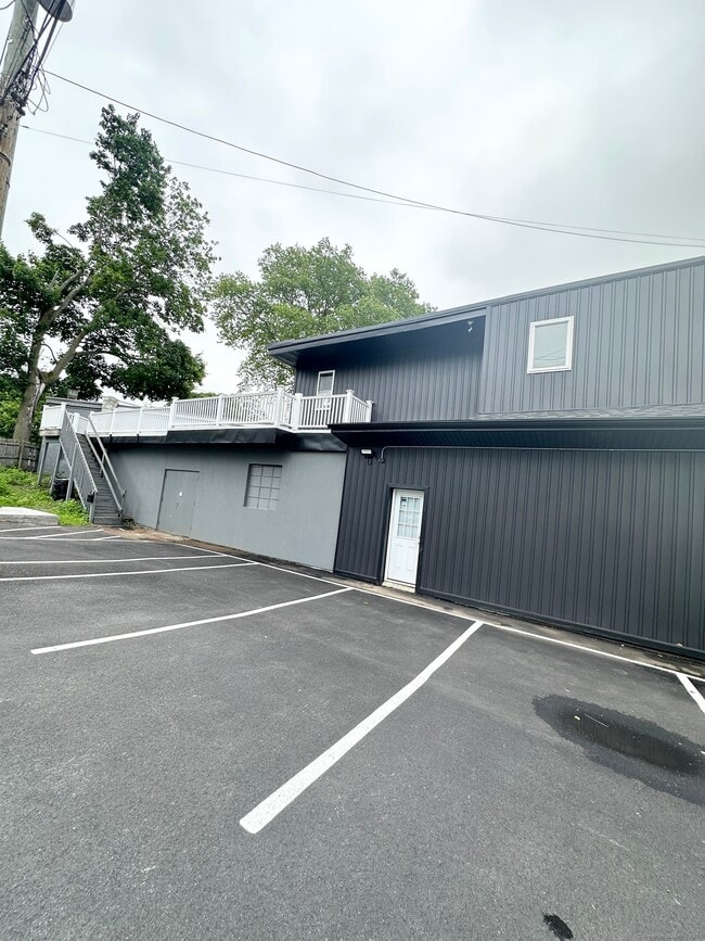439 Main St in East Haven, CT - Building Photo - Building Photo