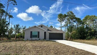 2846 Northwest 28th Ave in Cape Coral, FL - Building Photo