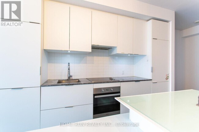 5 St Joseph St in Toronto, ON - Building Photo - Building Photo