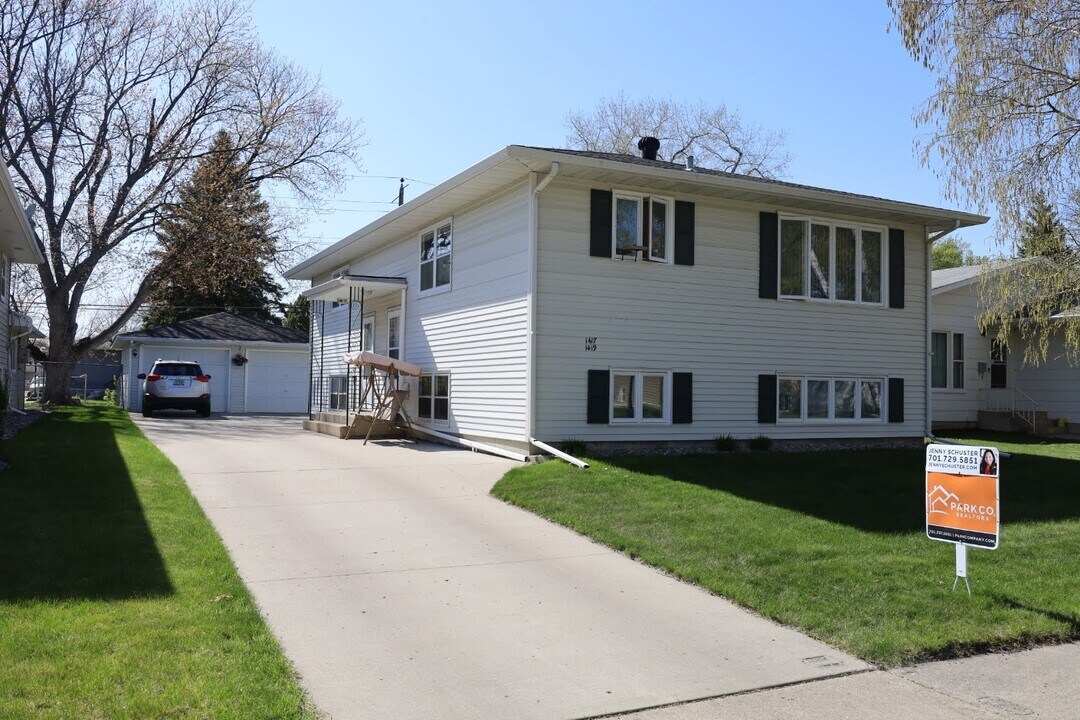 1417 16 1/2 St S, Unit 1419 in Fargo, ND - Foto de edificio
