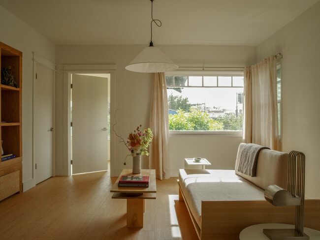 1807 Montana St, Unit 1 in Los Angeles, CA - Building Photo - Building Photo