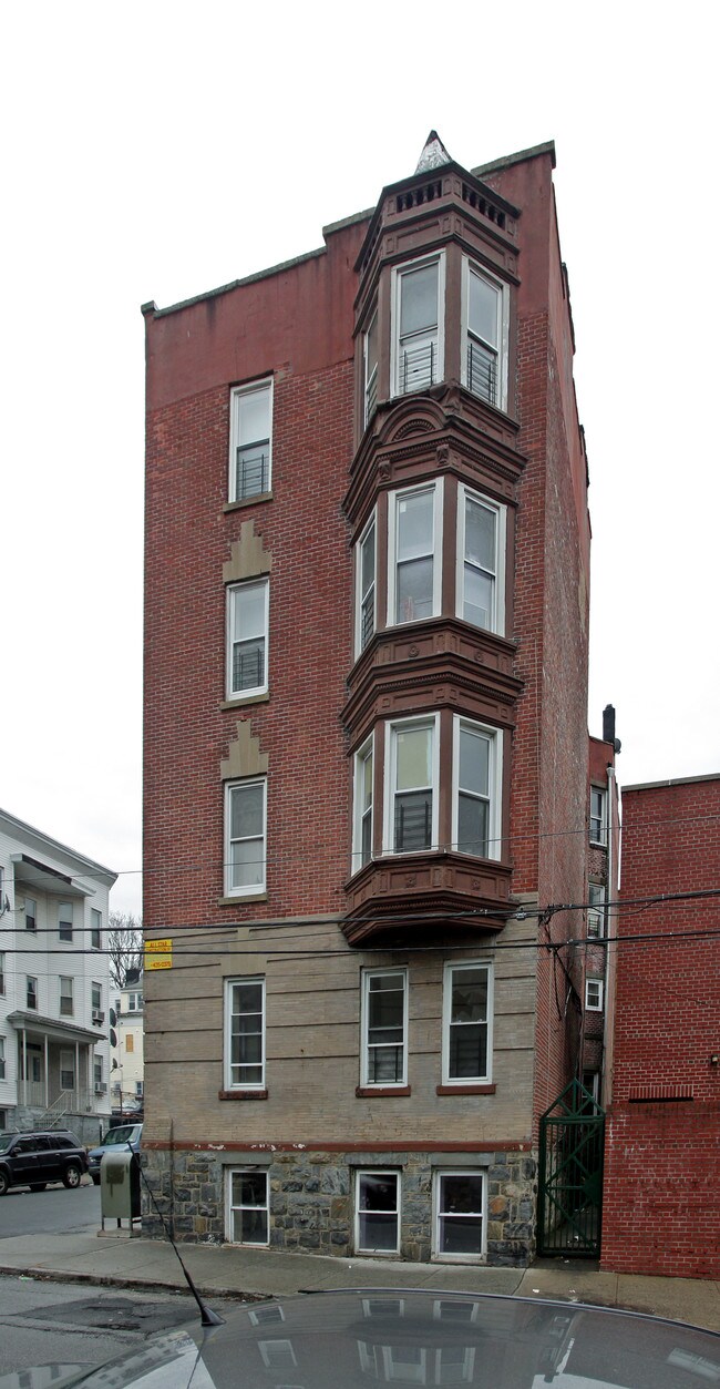 35 Caroline Ave in Yonkers, NY - Building Photo - Building Photo