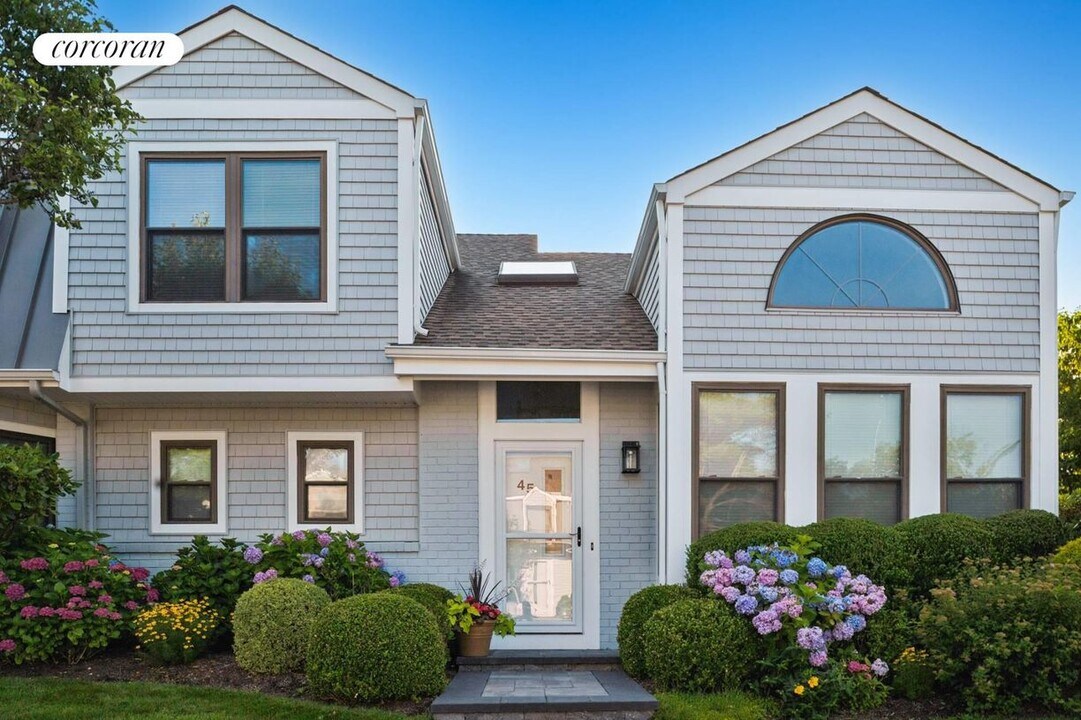 50 Hubbard Ln in Southampton, NY - Building Photo