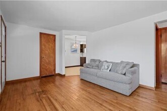 2143 Plainview Ave in Pittsburgh, PA - Building Photo - Building Photo