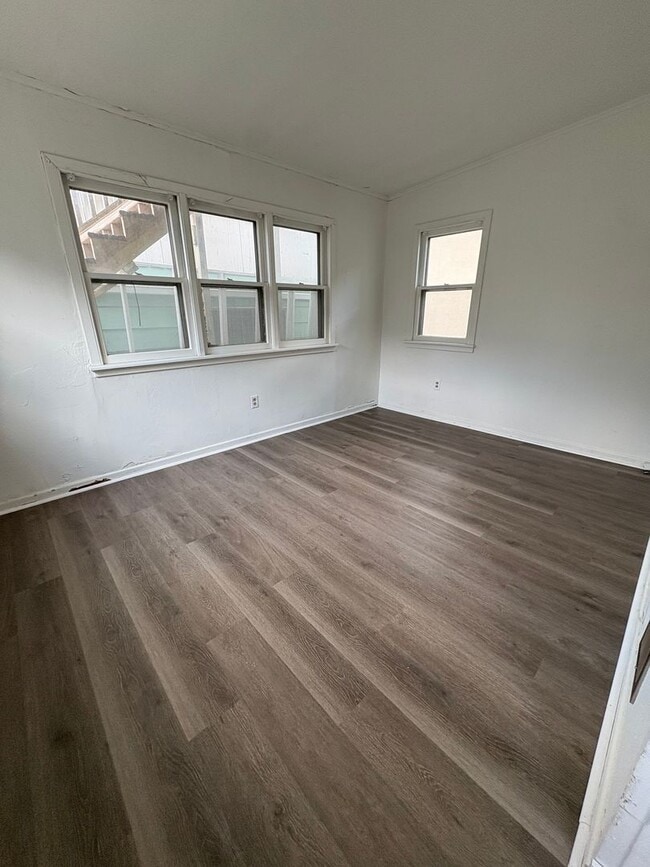 property at 1415 Avon St