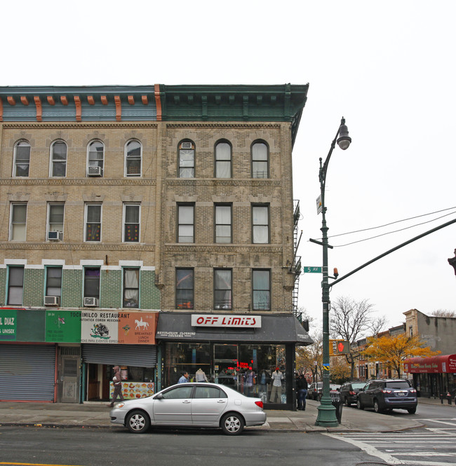 5902 5th Ave in Brooklyn, NY - Foto de edificio - Building Photo