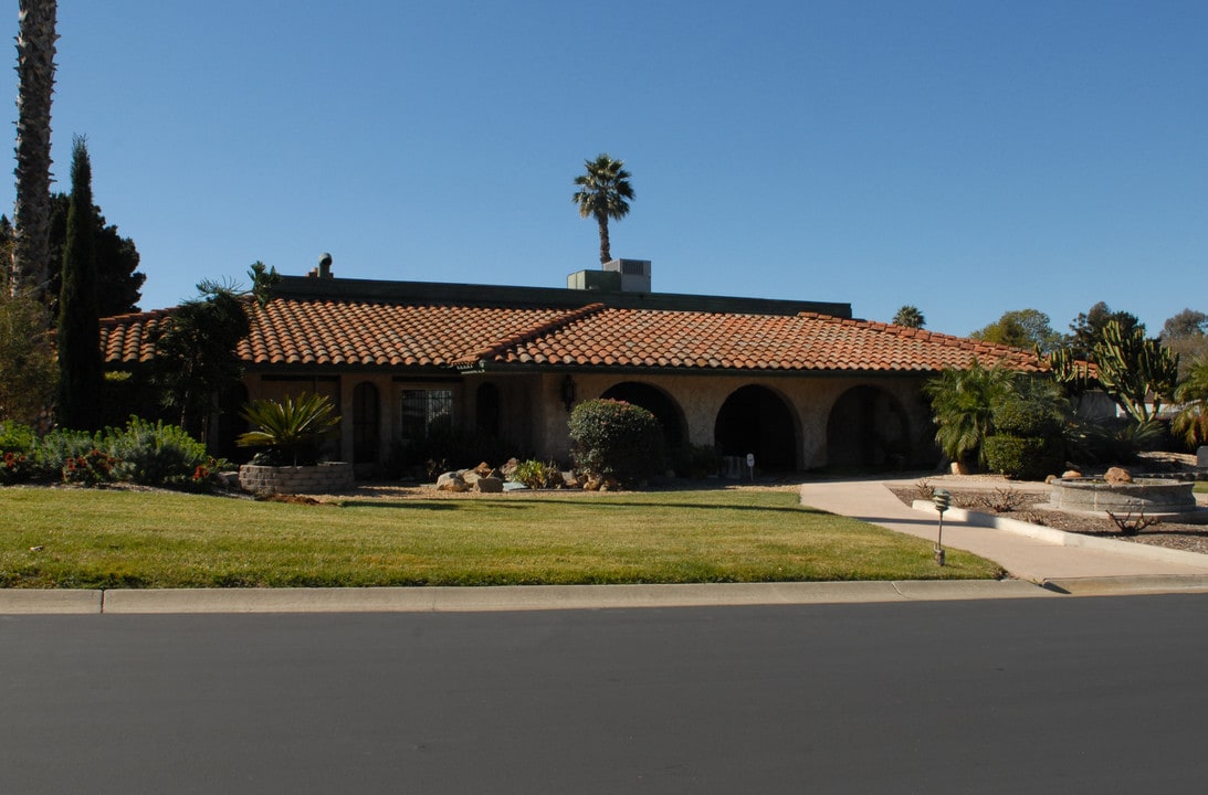 Green Valley MHP in Vista, CA - Foto de edificio