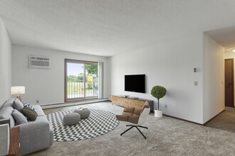 Silver Ridge in Maplewood, MN - Building Photo - Building Photo