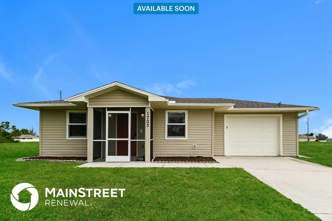1703 NW 19th St in Cape Coral, FL - Building Photo