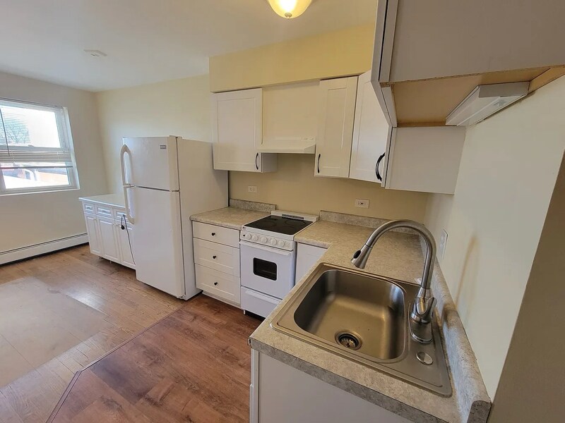 6151 W Belmont Ave in Chicago, IL - Building Photo