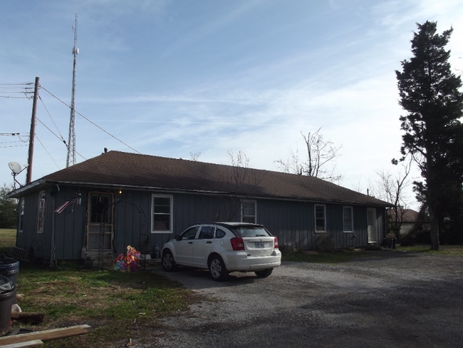 258 W Vine St, Unit 2 in Radcliff, KY - Building Photo - Building Photo