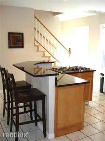 55 Reservoir Rd in Brookline, MA - Building Photo - Building Photo