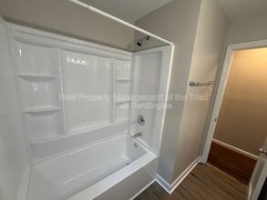 803 Devon Dr in Greensboro, NC - Building Photo - Building Photo