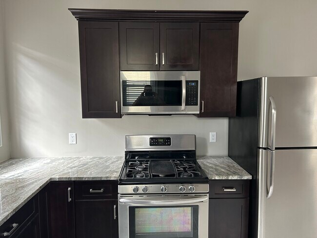 4054 Howley St, Unit Floor 1 in Pittsburgh, PA - Foto de edificio - Building Photo