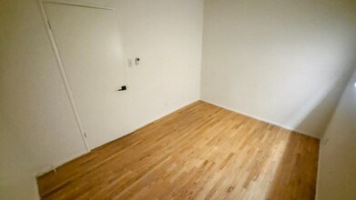 24 Brooks Ave in Los Angeles, CA - Foto de edificio - Building Photo