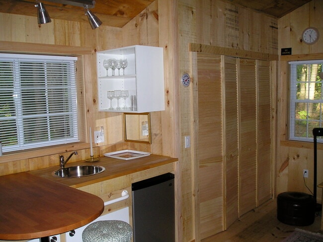 59 Webster Mills Rd in Pittsfield, NH - Foto de edificio - Building Photo