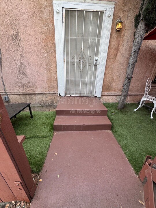 1781 N Orchid Ave in Los Angeles, CA - Building Photo