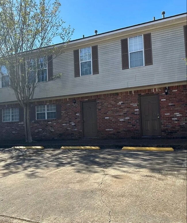Little London in Starkville, MS - Foto de edificio - Building Photo