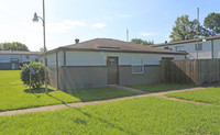 Vines at Cedar Creek Court in Bessemer, AL - Building Photo - Building Photo