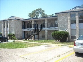 225 S 13th St in West Columbia, TX - Building Photo - Building Photo