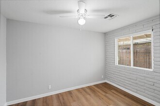 1106 North 25th Pl in Phoenix, AZ - Foto de edificio - Building Photo