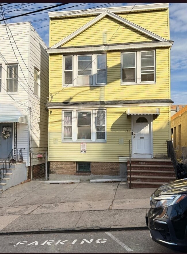 property at 154 Bleecker St