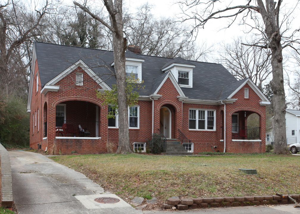 300 Forrest Ave in Gainesville, GA - Foto de edificio