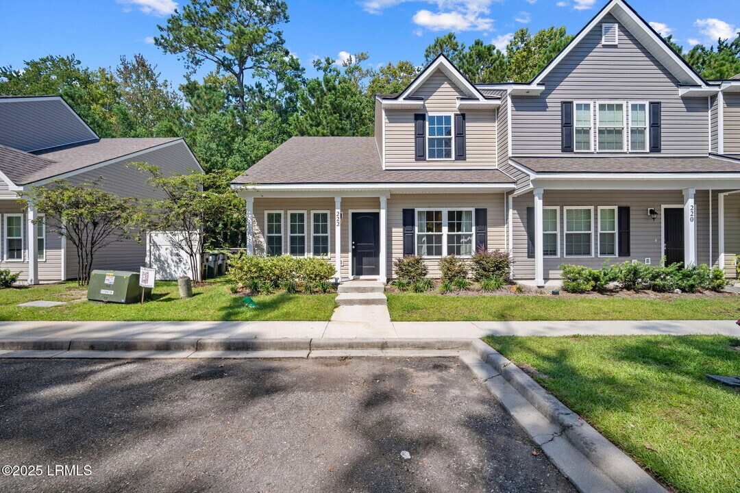 222 Admiration Ave in Beaufort, SC - Foto de edificio