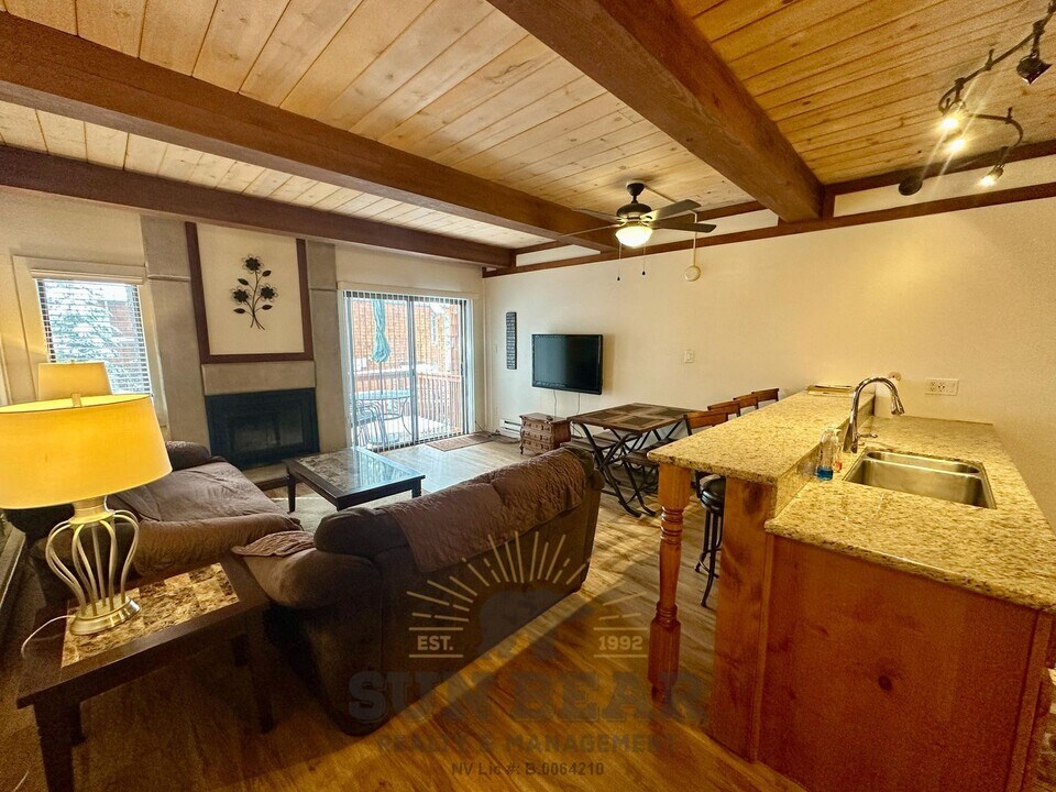 989 Tahoe Blvd in Incline Village, NV - Building Photo