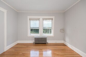 112 Brush Hill Rd in Milton, MA - Building Photo - Building Photo