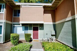 1597 Drake Dr in Davis, CA - Building Photo