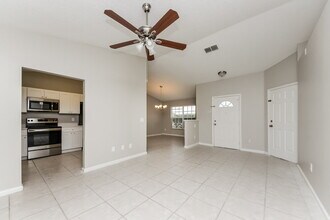 2 Coventry Ct in Kissimmee, FL - Foto de edificio - Building Photo