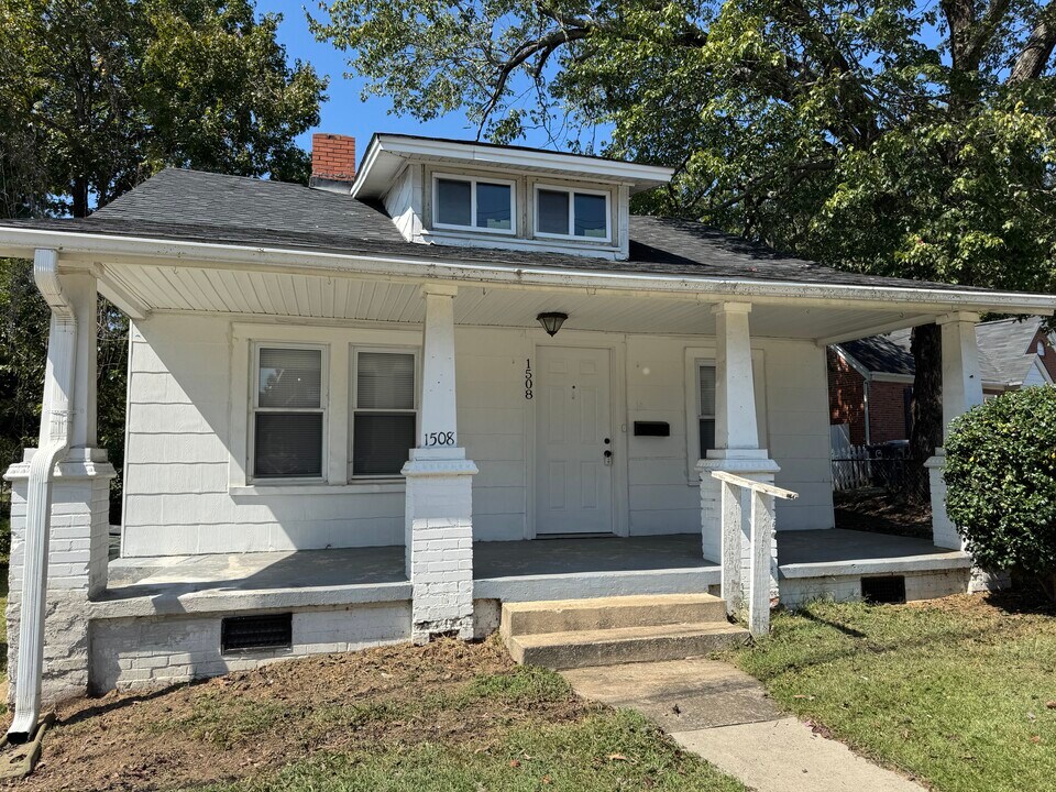 1508 Lovett St in Greensboro, NC - Foto de edificio