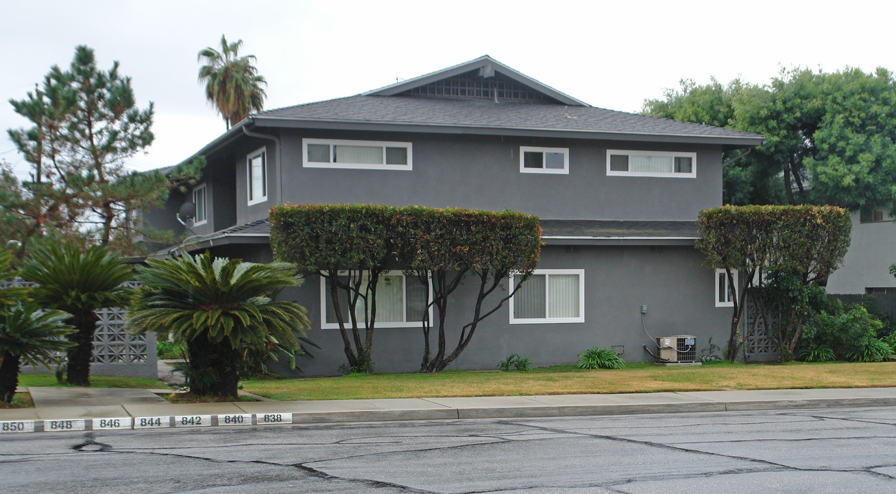 838 Maria Ave in La Verne, CA - Building Photo