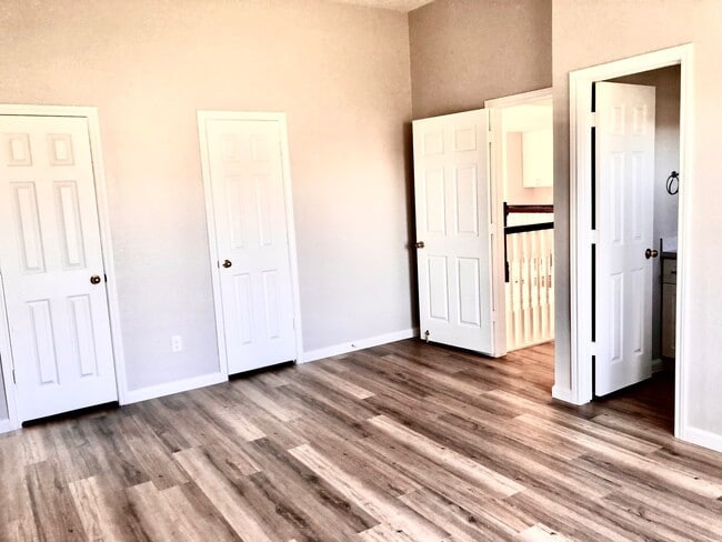 property at 5711 Silver Bay Ct