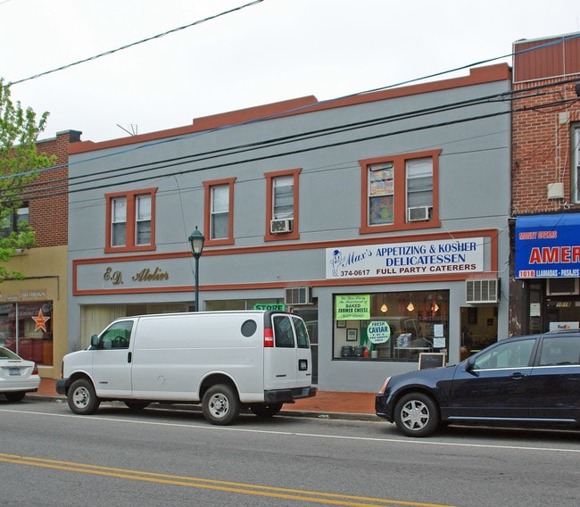 1012-1016 Broadway in Woodmere, NY - Foto de edificio - Building Photo