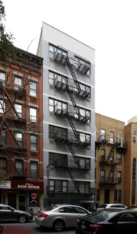 225 E 82nd St in New York, NY - Foto de edificio - Building Photo