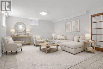 19 Warwick Ave in Toronto, ON - Building Photo - Building Photo