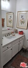 18530 Hatteras St in Los Angeles, CA - Building Photo - Building Photo