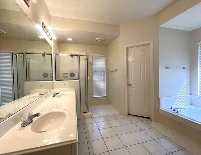 property at 1622 Diamond Brook Dr