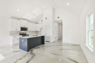 16922 W Forrestal in Montgomery, TX - Building Photo - Building Photo