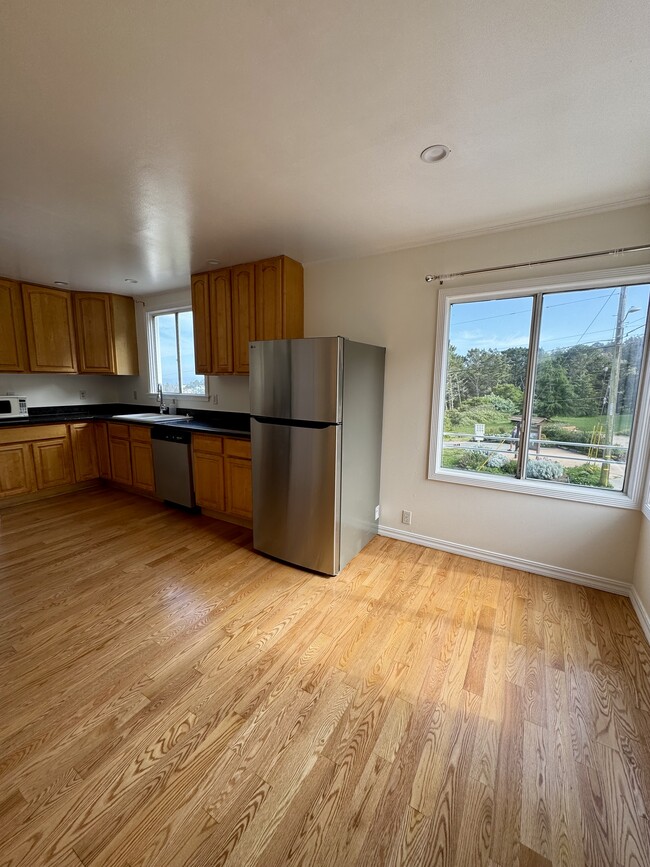 391 Gambier St in San Francisco, CA - Building Photo - Building Photo