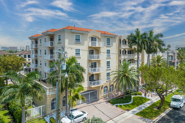 Terraces of the Isle Condominiums in Fort Lauderdale, FL - Building Photo - Building Photo