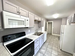 108 S Hawthorne Ave in Independence, MO - Building Photo - Building Photo